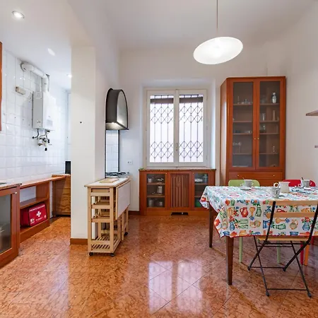 4 Min From Porta Genova Station With Whirlpool Апартаменты *
