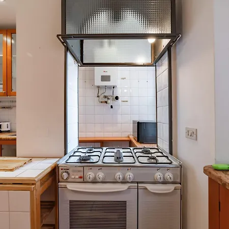 4 Min From Porta Genova Station With Whirlpool Апартаменты Милан
