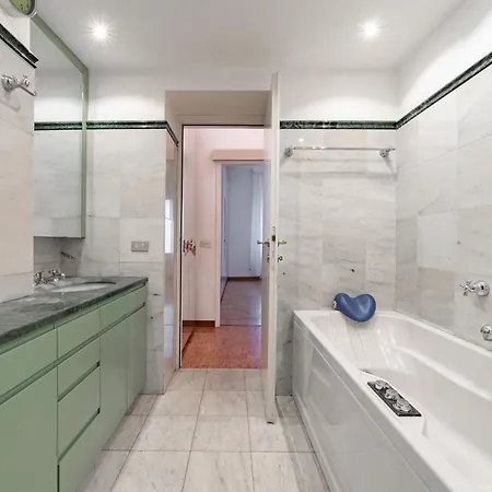 Διαμέρισμα 4 Min From Porta Genova Station With Whirlpool