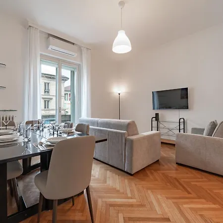 4 Min From Porta Genova Station With Whirlpool Διαμέρισμα