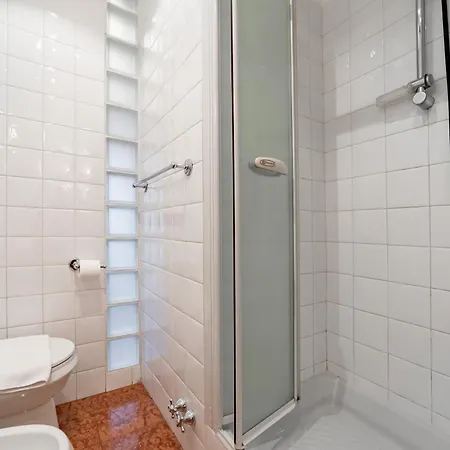 4 Min From Porta Genova Station With Whirlpool Διαμέρισμα Μιλάνο