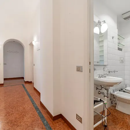 4 Min From Porta Genova Station With Whirlpool Διαμέρισμα