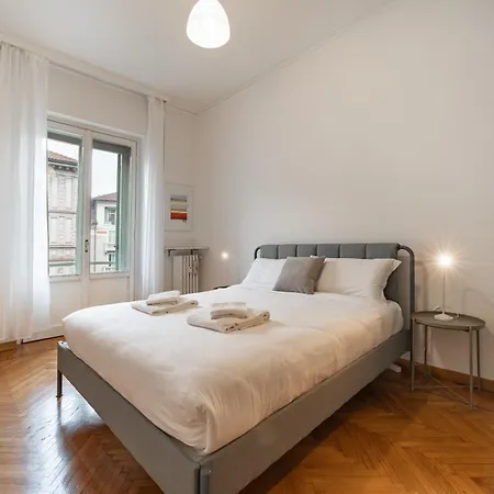 4 Min From Porta Genova Station With Whirlpool Διαμέρισμα Μιλάνο